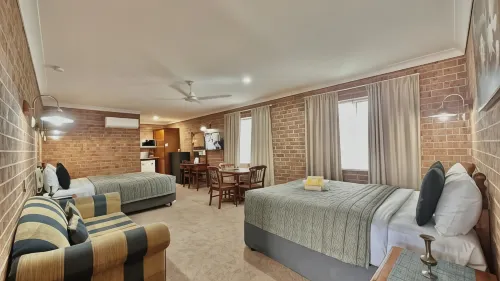 Golden Grain Motor Inn - Wifi