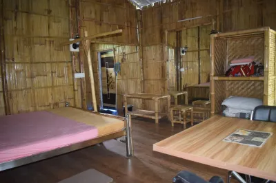 Village Life Hotel a 