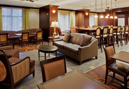 햄프턴 인 웹스터 객실 내부