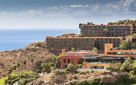 Salobre Hotel Resort & Serenity