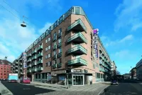 Cabinn City Hotels near Statue of Andersen