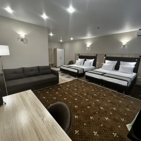 Отель «Семь Королей»