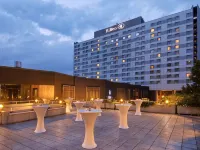 Hilton Dusseldorf Hotels near Golzheim