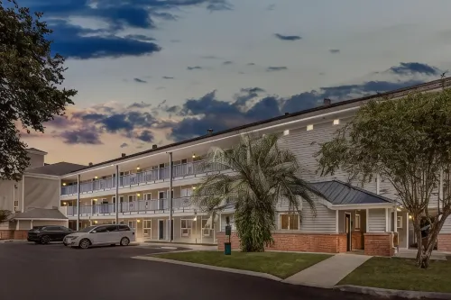 Suburban Studios Lakeland North I-4 - parkir