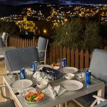 Eighth Wonders Hotel
