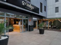 Appart hôtel Q7 Lodge Lyon 7 Hotels near Confluence