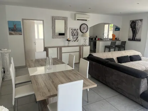 Appartement vue sur les Collines à 10 min de la mer - 4-Sterne