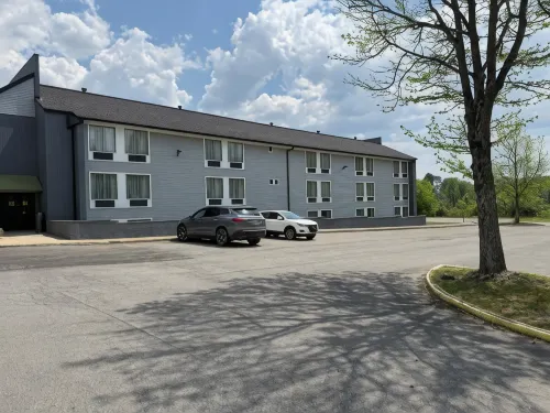 Holiday Lodge Hotel and Conference Center