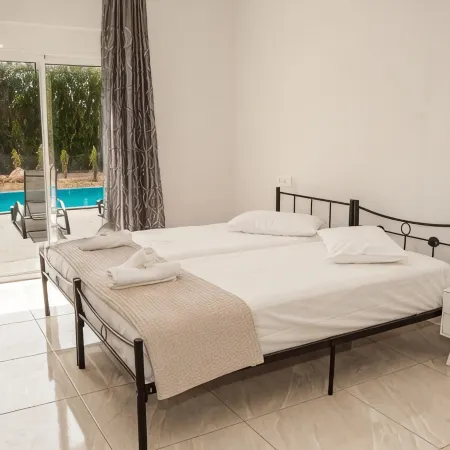 About Summer Villa Thea