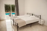 About Summer Villa Thea - maisons de vacances