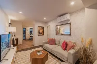 Triple Treat on Fitzgerald - Your 3-BR Getaway - วิลล่า