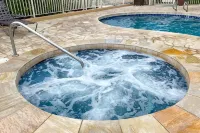 Signature Residences at Maui Banyan - spa
