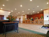 Econo Lodge Inn & Suites Bridgeport - 2-Star
