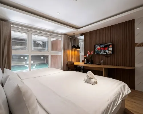 Lá Hotel Q10 Hotels near District 5