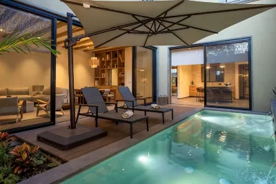 3 BR. House with Private Heated Pool near Rosewood 住宿飯店