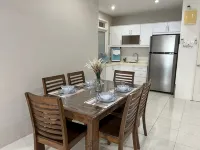 Cozy house with 2 Parking in Bandar Kinrara - Condos