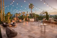 Four Seasons Hotel Los Angeles at Beverly Hills Отели в г. 