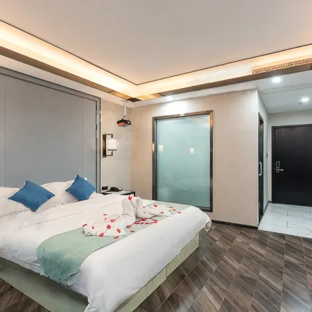 Tianjin East Coast Hotel (Xiqing University Town Zall E-commerce Mall)