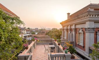 Lilac Garden Hotel
