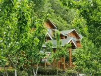 Lixian Muya Starry Sky Wooden Manor - พร้อมระเบียง