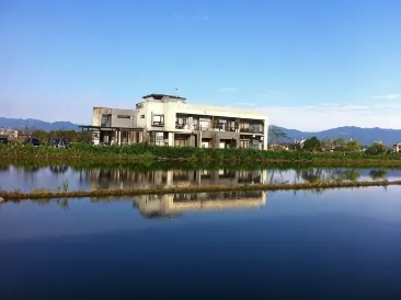 Serene Gray Bed & Breakfast