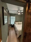 Cozy country cabin with hot tub in Sand Springs on 7 acres w a pond