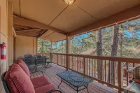 Mary's Patio. 4 bedroom condo w/ 3 living areas and 3 decks in beautiful Ruidoso - 4-Star