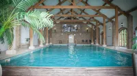 Cave Castle Hotel - Pools