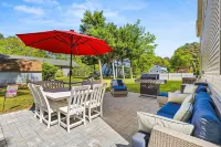 Stylish Family Beach Retreat Just Minutes from Coastal Calm - 3-Star