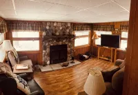 Bear Point Hideout on Menominee River