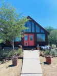 Charming 3-bedroom cabin with WiFi, AC in peaceful Ojo Caliente - 4-Star