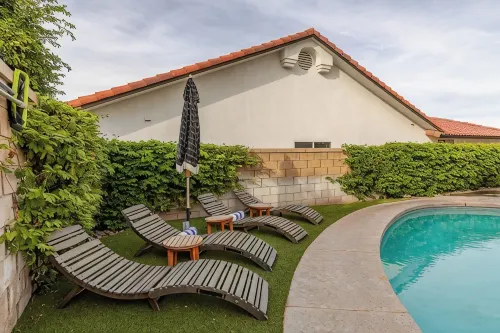 Sahara Solace - 10 mins from Coachella Festival - Heated Pool, Games, & Fun! - con encanto