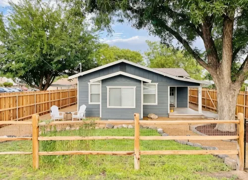 The Stay on Main/Modern Cottage/1 mi. to Old Town!