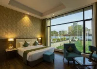 Sarovar Portico, Somnath - Pool