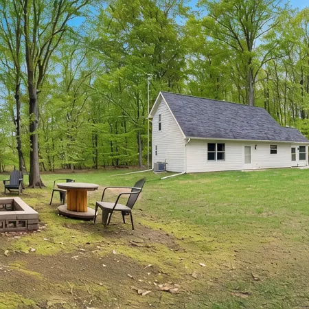 Amazing Family Cabin near Wheeler Lake! Close to beach, UTV an Snowmobile trails
