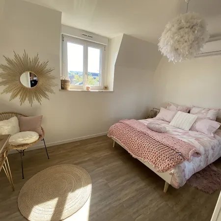 Large elegant apartment in the heart of Epernay. Quiet top floor with lovely view.