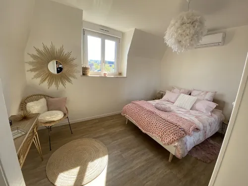 Large elegant apartment in the heart of Epernay. Quiet top floor with lovely view. - 3-Star