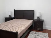 Cozy 3 BR for U Near Manhattan View, 15 Min to NYC ウェスト・ニューヨークのホテル