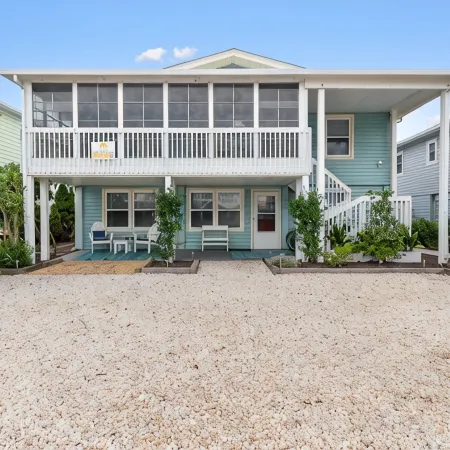 Duplex on the island of Sunset Beach!  Perfect for multifamily!