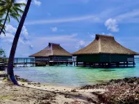 Over Water Hideaway in Bora Bora! Marlon's World Famous Over Water Hideaway!! 波拉波拉島住宿飯店