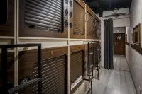 Interqube Tretiyakovskaya Capsule Hotel - Bãi đậu xe