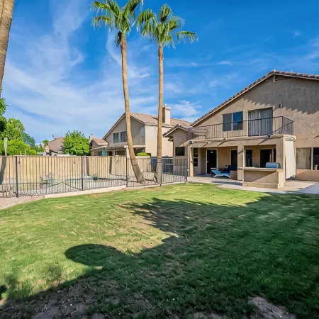 Moore House ~ Downtown Gilbert w/ Pool & Yard Games