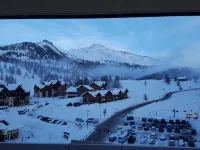 58 m2 apartment warm at the foot of the slopes with open views south Hotels in Vars