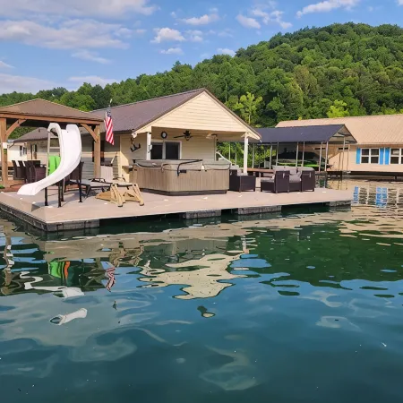 Heavenly Hideaway Floating Cabin with a HOT TUB Norris Lake, Whitman Hollow