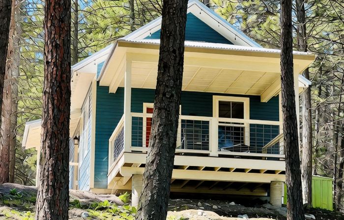 The Flathead at Elk Ridge Village cabin 201B with views of Flathead Lake