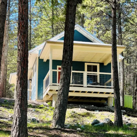 The Flathead at Elk Ridge Village cabin 201B with views of Flathead Lake