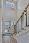 Bright airy lakeside home in gated community - 무료 와이파이