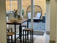Urban 3 Bedroom Home in Kings Heath-Great Location - บังกะโล