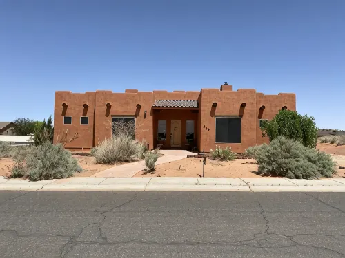 Spacious Home with private pickleball court, close to all Lake Powell activities - Gym