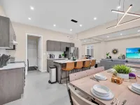 22min drive to Niagara. Sleeps 10. 1GB. 5 Bd/4 Bth Hotels in Thorold